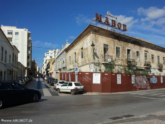 Alte gebäude am hafen von portimao