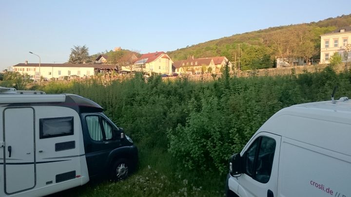 morgendlicher Blick aus dem Bett auf das Schloss Hambach