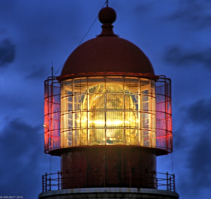 Leuchtturm bei Nacht