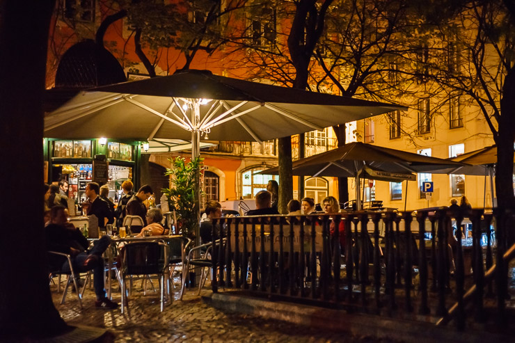 Kiosk bei Nacht