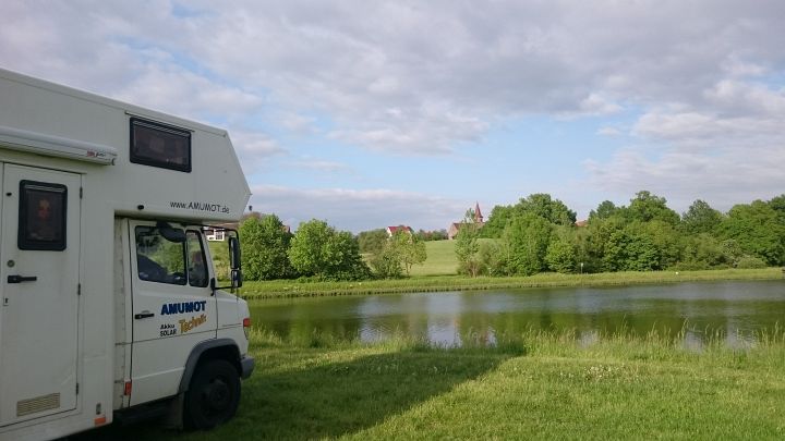 Stellplatz direkt am Kanal