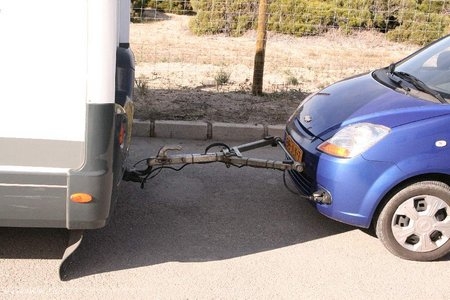 Auto an Wohnmobil anhängen